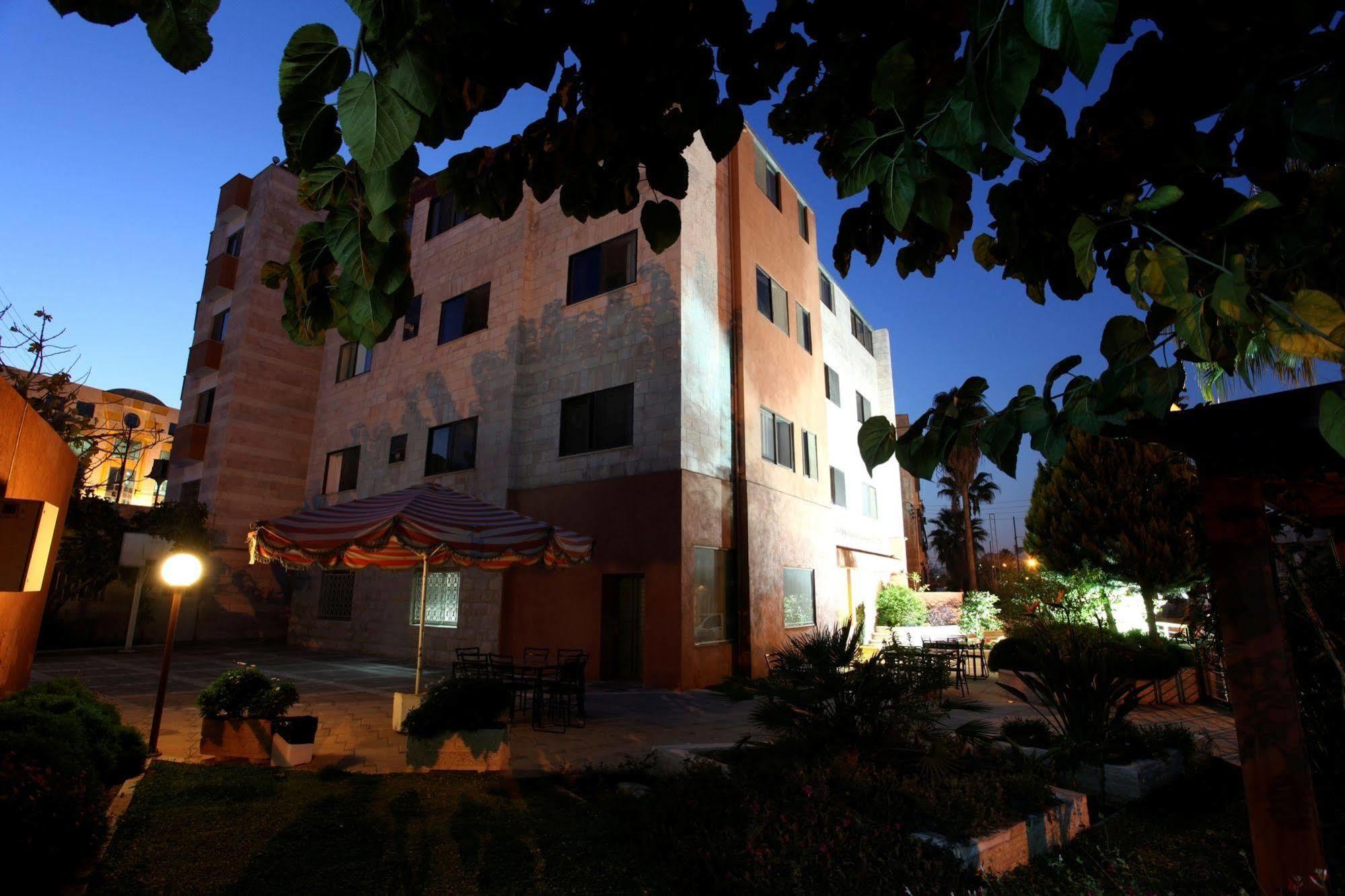 Barakat Hotel Apartments Amman Exterior photo