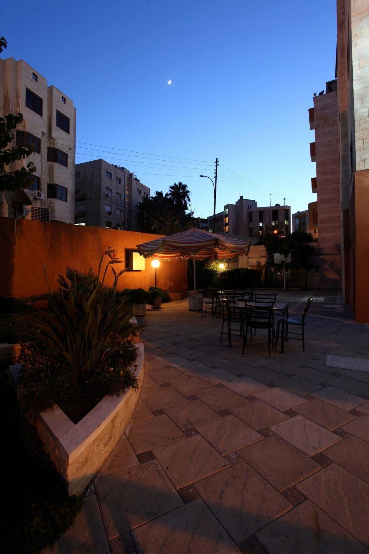 Barakat Hotel Apartments Amman Exterior photo